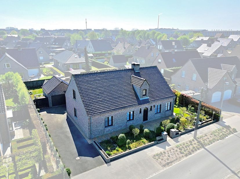 Lichtervelde - Villa mét 2 à 4 slaapkamers en garage op perceel van 835m²&lt;br /&gt;
&lt;br /&gt;
Deze uitstekend en rustig gelegen villa bevindt zich op wandela