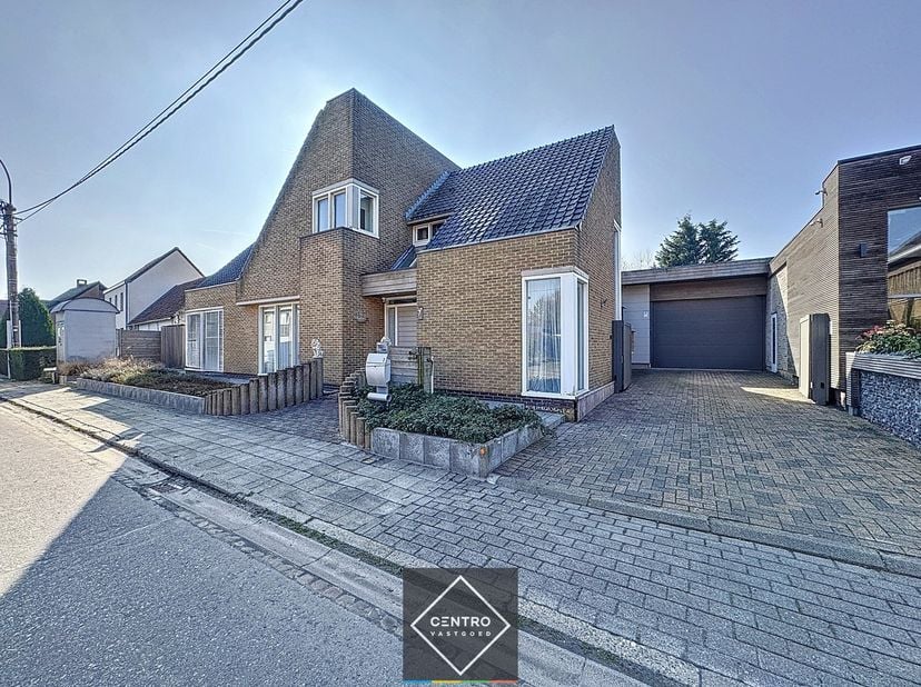 PERFECT instapklare woning met 4 slpks, 2 badks, PRAKTIJKRUIMTE én met magazijn te Bassevelde (Assenede)!&lt;br /&gt;
&lt;br /&gt;
VILLA:&lt;br /&gt;
INDELING:&lt;br /&gt;
Ge