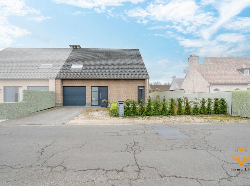 Opgelet: enkel als investering te koop. Eigenaar wenst te blijven wonen.&lt;br /&gt;
Bent u op zoek naar een recente woning met alle comfort, in een rustige