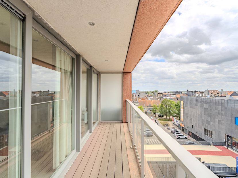 Appartement d&#039;une chambre à vendre avec une terrasse ensoleillée, situé au cinquième étage de la Residence Infinity, le long de la Northlaan à Ostende