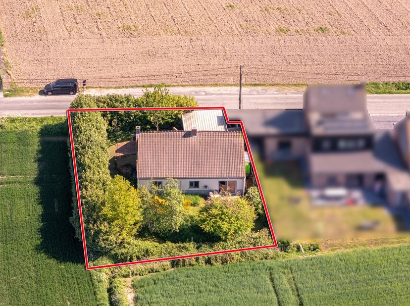 Située au cur du village de Molenbaix, lAgence Leclercq vous propose cette charmante maison 2 chambres avec jardin.&lt;br /&gt;
La maison se compose comme s