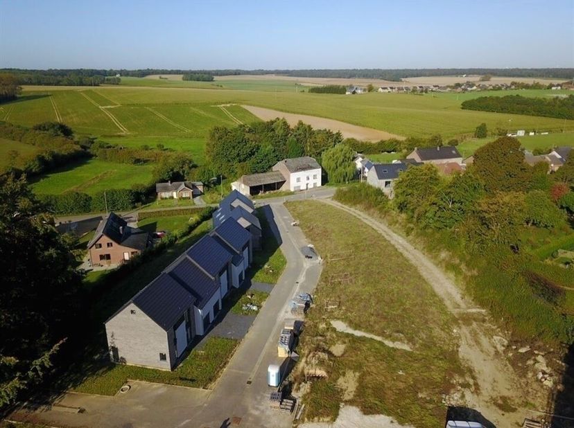 Dernière opportunité ! A proximité du centre de Morialmé (entre Florennes et Gerpinnes), terrains à bâtir pour maison 4  façades,  libre de constructe
