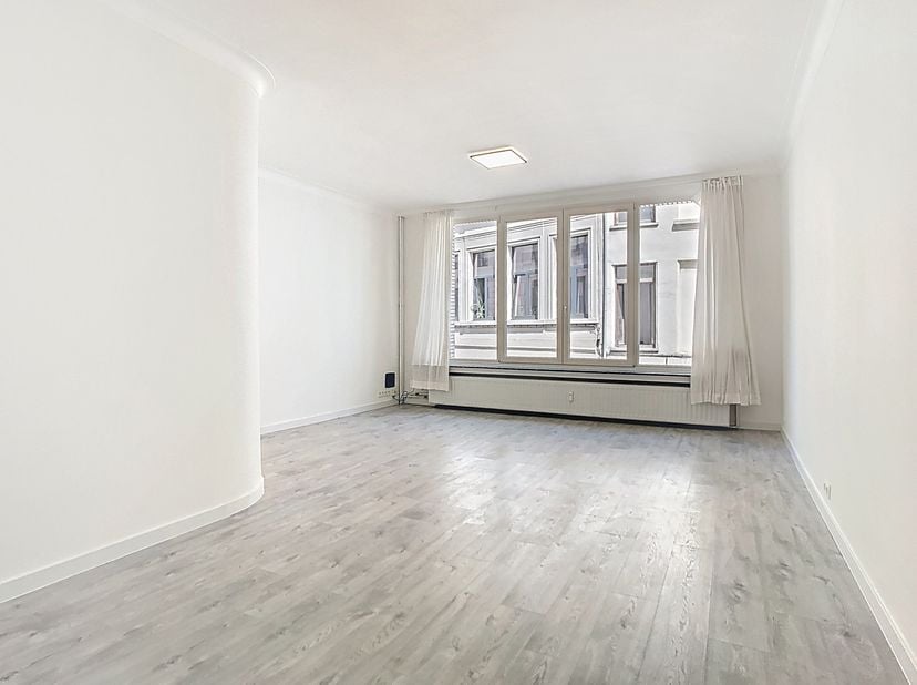 Dit instapklare appartement in Antwerpen is een uitstekende opportuniteit om vastgoed te kopen, ideaal als veilige investering of startersappartement.