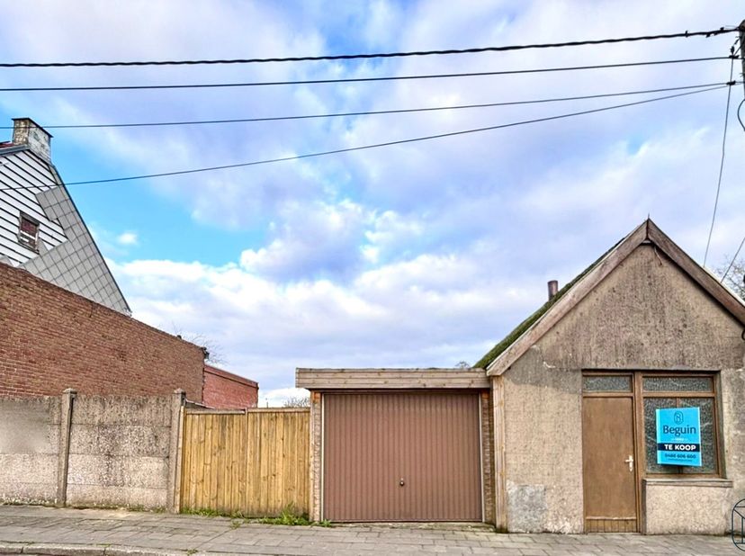 Terrain à vendre
                    à 8554 Sint-Denijs
