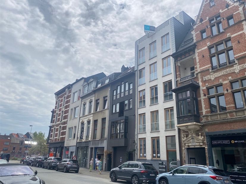 ANVERS - &#039;t Zuid : Nouveau penthouse-duplex de 2 chambres à coucher avec 2 terrasses et vue latérale sur l&#039;Escaut.&lt;br /&gt;
Situé entre Waalse Kaai et Sc