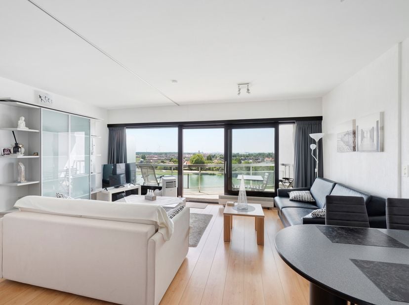 Deze instapklare zonnige studio is goed en rustig gelegen in Res. Laguna Beach op 800m van de Zeedijk.&lt;br /&gt;
&lt;br /&gt;
Indeling: Hall, lichtrijke leefrui