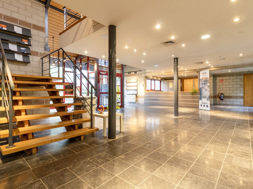 OPPORTUNITE RARE SUR LE PARC SCIENTIFIQUE DE LOUVAIN-LA-NEUVE | Plateau de bureaux 391 m² sur deux étages à mettre au goût du jour et à aménager selon