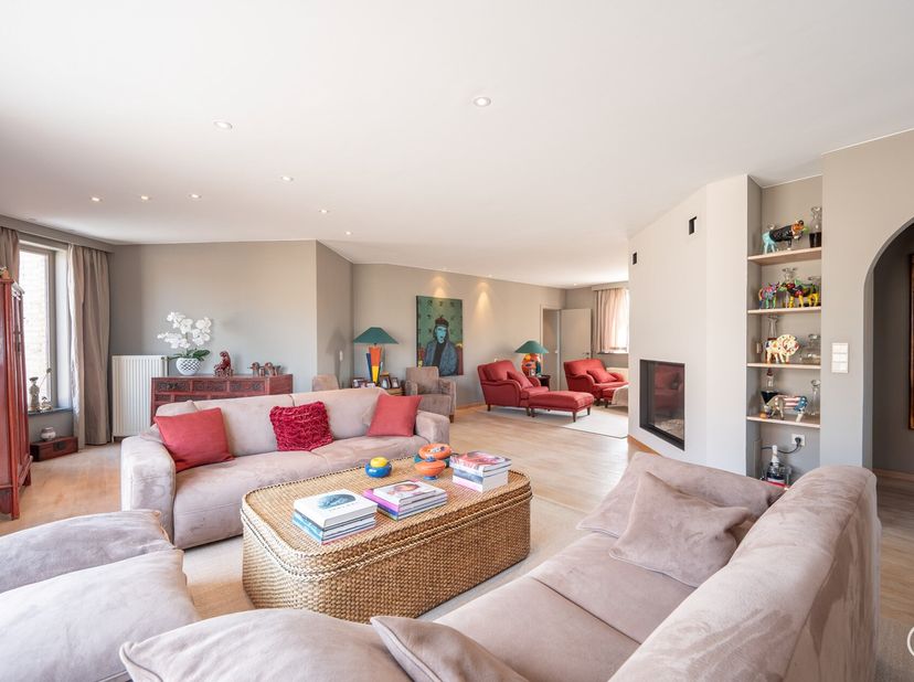 Unieke Penthouse (1992) te koop op een toplocatie in Knokke 3 kamerappartement met uitzonderlijke zonneterrassen van meer dan +/- 200m2 .&lt;br /&gt;
Welkom