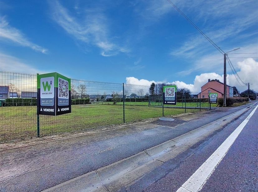 W Immobilière vous propose un splendide terrain de 7 ares 29 centiares à Etalle. Le terrain se situe proche du centre du village et à proximité des ax
