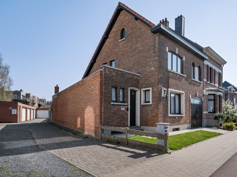 Ruime woning met 4 slaapkamers en zonnige tuin in Ranst!&lt;br /&gt;
&lt;br /&gt;
Bent u op zoek naar een woning in een rustige buurt, maar toch dichtbij alle voo
