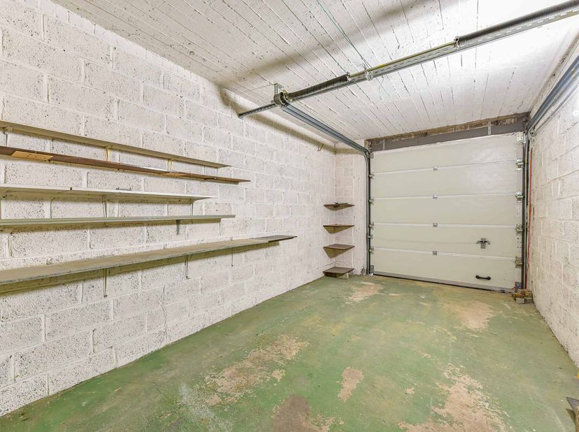 Garage à vendre
                    à 3001 Heverlee