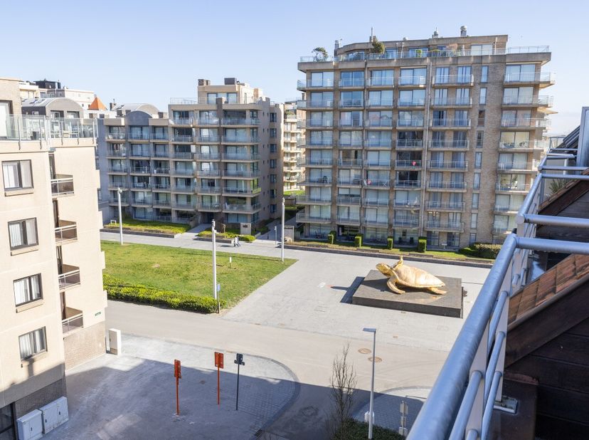 [[ DIT PAND NEEMT DEEL AAN DE ERA OPEN HUIZEN DAG OP 14/6 VAN 11:00 TOT 12:00 ]] Nieuwpoort : Gelegen in residentie &quot;T Pand C&quot; op de vijfde verdieping