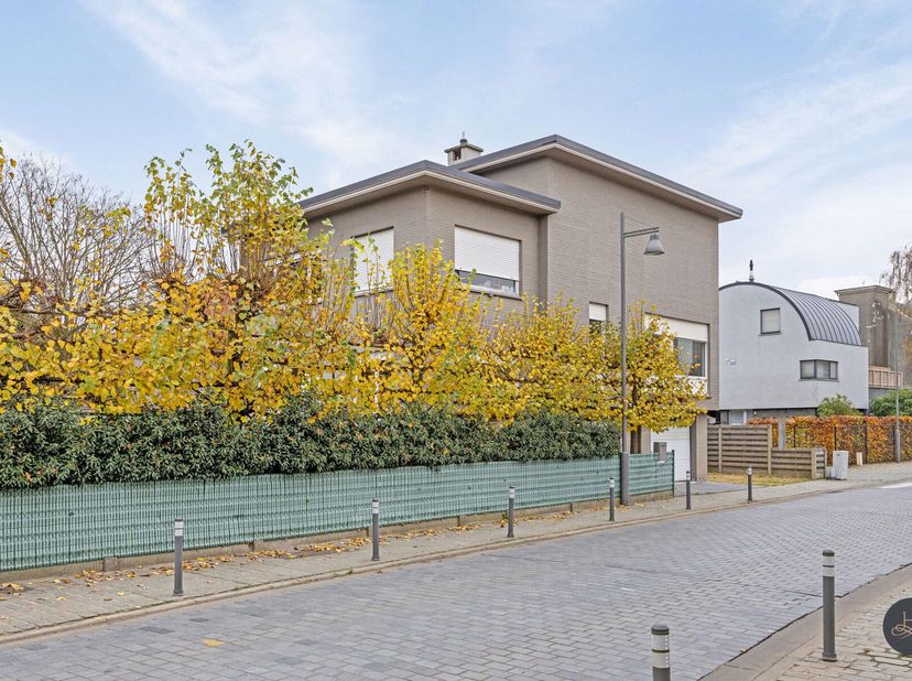 Voor meer info, contacteer Pieter via 016199345 of via pieter.maes@homixx.be.&lt;br /&gt;
Deze vrijstaande, instapklare woning heeft vele troeven:&lt;br /&gt;
- G