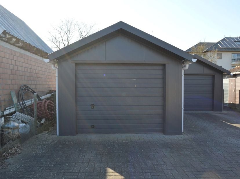 Garagebox te huur in het centrum van Gullegem.&lt;br /&gt;
Beschikbaarheid: 01/06/2025&lt;br /&gt;
Huurprijs: 85 EUR/maand&lt;br /&gt;
Adres: Processieweg, 8560 Gullege