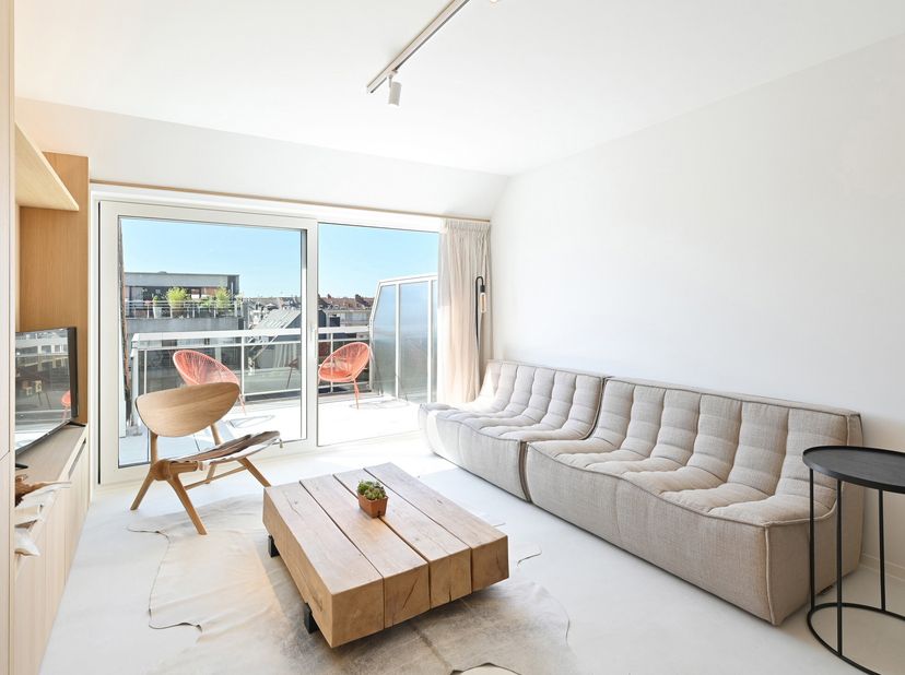 Appartement en duplex avec grande terrasse orientée à l&#039;ouest dans la Lippenslaan.&lt;br /&gt;
Une expérience de vie unique dans un emplacement de choix ent