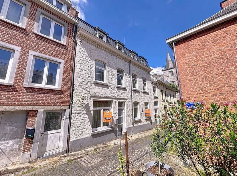 Charmant appartement met 1 slaapkamer op 5 minuten van het centrum van Dinant&lt;br /&gt;
.&lt;br /&gt;
Dit gelijkvloerse appartement in Bouvignes-sur-Meuse is 5