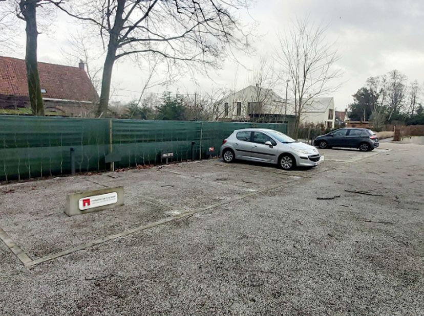 Centraal gelegen staanplaats (nummer 05)&lt;br /&gt;
VP euro 35 + euro5 algemene kosten