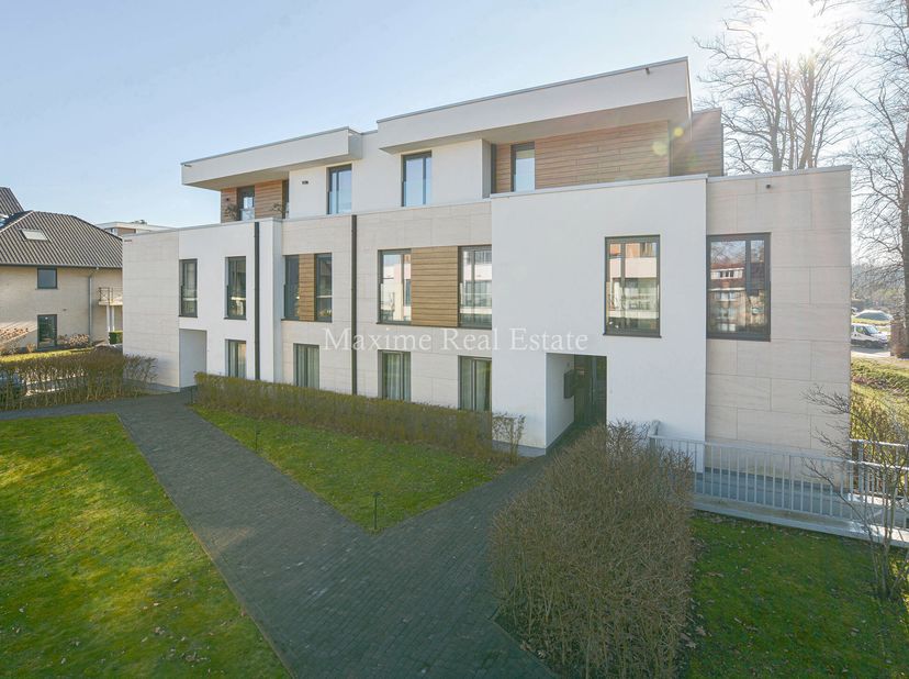 Maxime Real Estate vous propose un appartement rez-de-chaussée 2 chambres.&lt;br /&gt;
Excellente situation dans un cadre de verdure, à proximité des transp