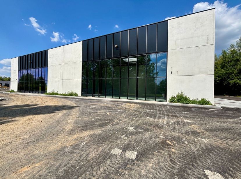Bien professionnel à louer
                    à 7850 Enghien