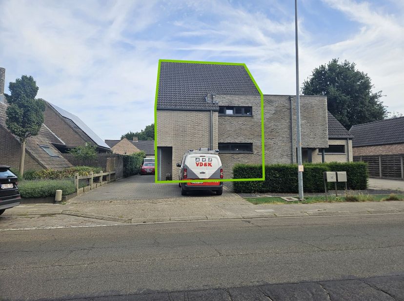 Maison à louer
                    à 2400 Mol