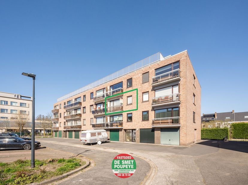 VRAAGPRIJS - Op het 2de verdiep van een kleinschalige residentie is dit energiezuinig appartement gelegen. Winkels, openbaar vervoer, supermarkten, zi