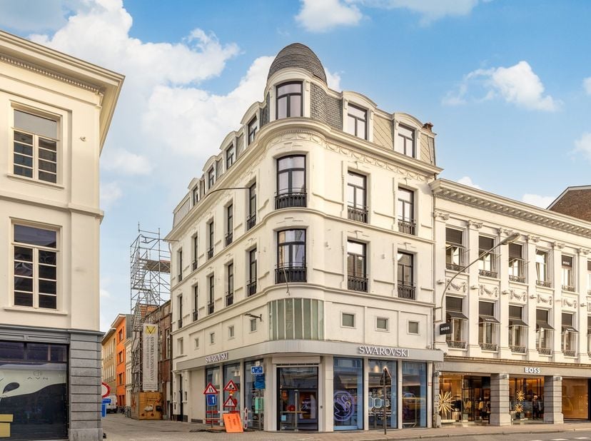 Exclusief appartement op de vierde verdieping – Luxueus wonen met prachtig uitzicht&lt;br /&gt;
&lt;br /&gt;
Dit stijlvolle appartement, gelegen op de vierde verd
