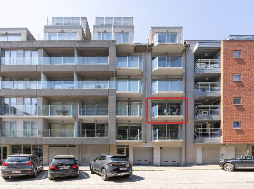 [[ CE BIEN PARTICIPE À LA JOURNÉE MAISONS OUVERTES ERA LE 14/6 DE 16:00 À 17:00 ]] Nieuport : Spacieux appartement 3 chambres à vendre à un emplacemen