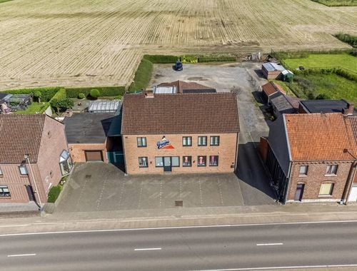                                         Commercieel Gebouw te koop in Gruitrode, € 650.000
