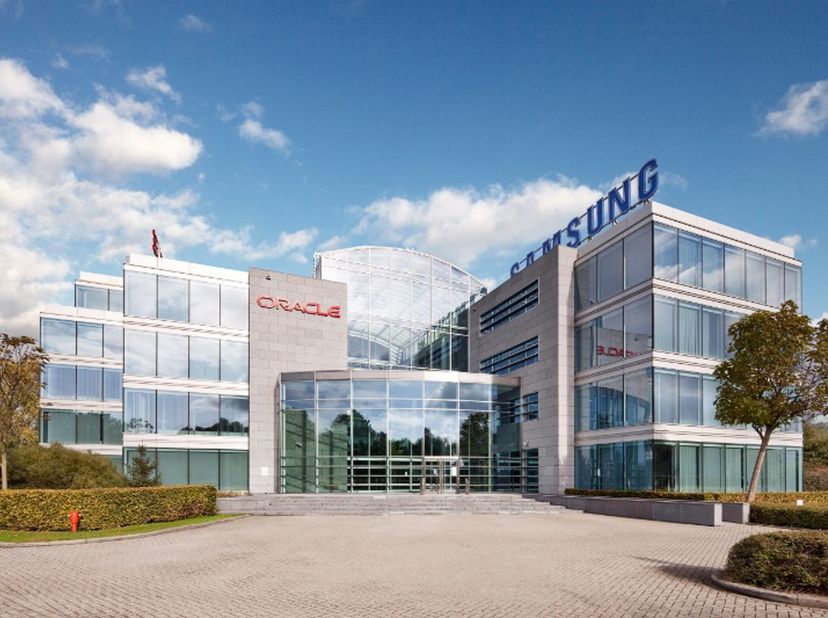 Immeuble de bureaux entièrement équipé avec une très bonne localisation à Vilvoorde. Bonne accessibilité et visibilité à partir du ring de Bruxelles.