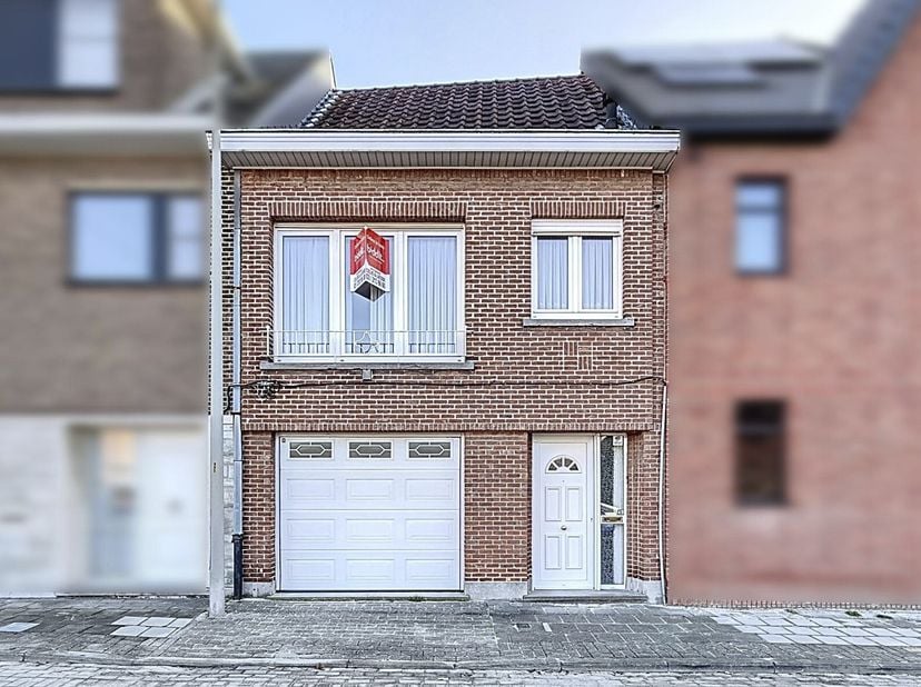 GOED GELEGEN WONING MET TUIN &lt;br /&gt;
 &lt;br /&gt;
In het hartje Wetteren, in een rustige en doodlopende straat, vindt u deze ruime woning met een uitstekend