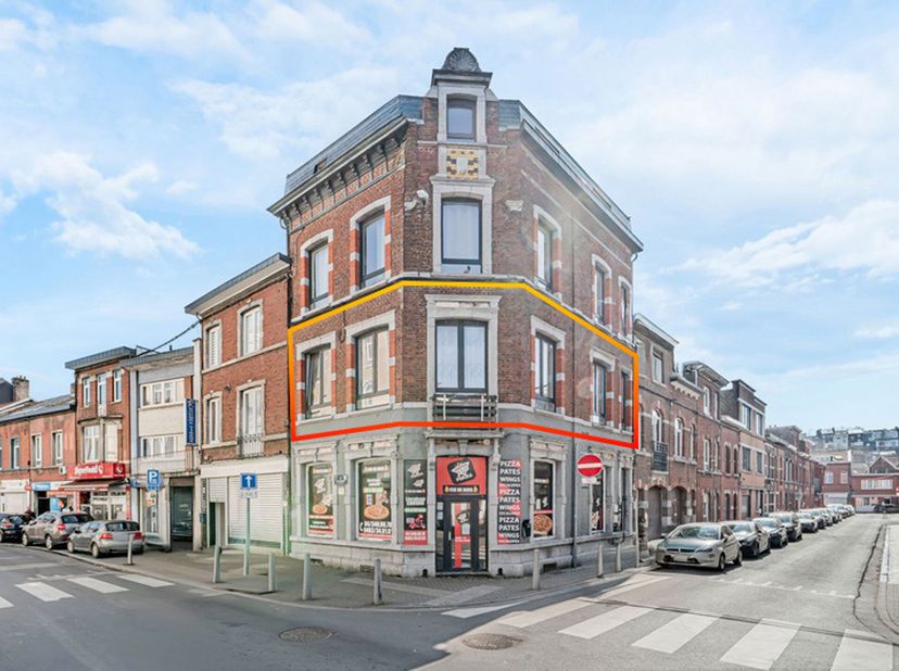 Nigel IMMO a le plaisir de vous présenter ce charmant appartement de 63 m², idéalement situé à Bressoux à proximité immédiate des commerces, transport