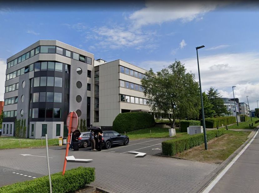 Bien professionnel à louer
                    à 1932 Sint-Stevens-Woluwe
