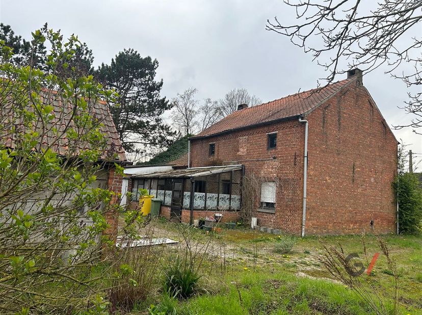 Ben jij klaar om je droomhuis te realiseren? Deze woning op een prachtig perceel van 10 are biedt de perfecte kans om jouw woondromen werkelijkheid te