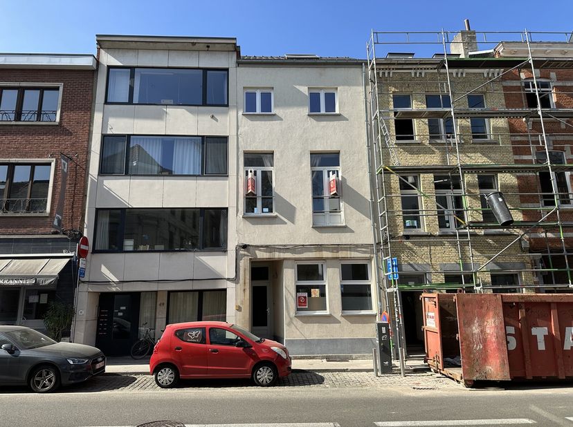 Deze burgerwoning is ideaal voor een groot of nieuw samengesteld gezin, met ruime kamers en een uitstekende ligging midden in het bruisende Leuven!&lt;br