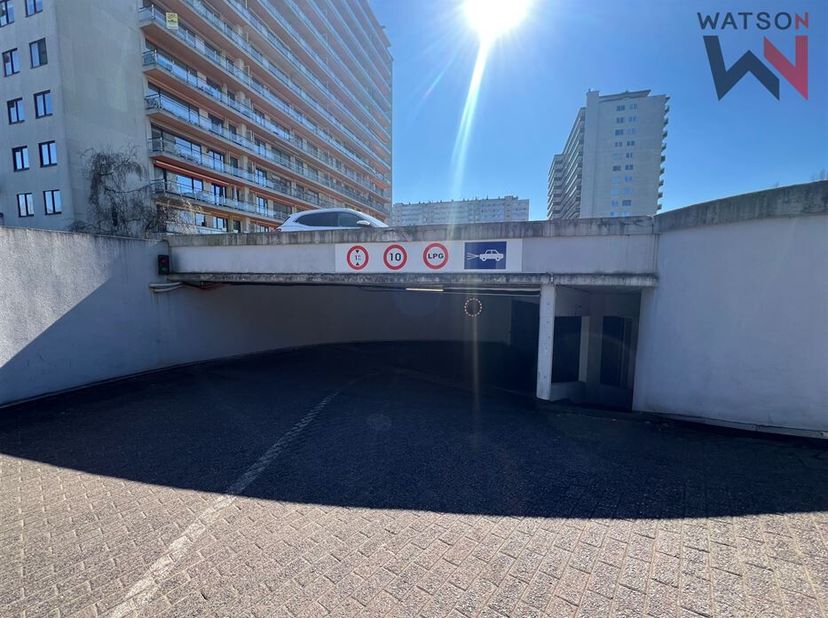 Situé au sous sol d&#039;une résidence, Watson immobilier vous propose ce grand garage individuel fermé d&#039;une superficie d&#039;environ 20m². RU demandé. Infos