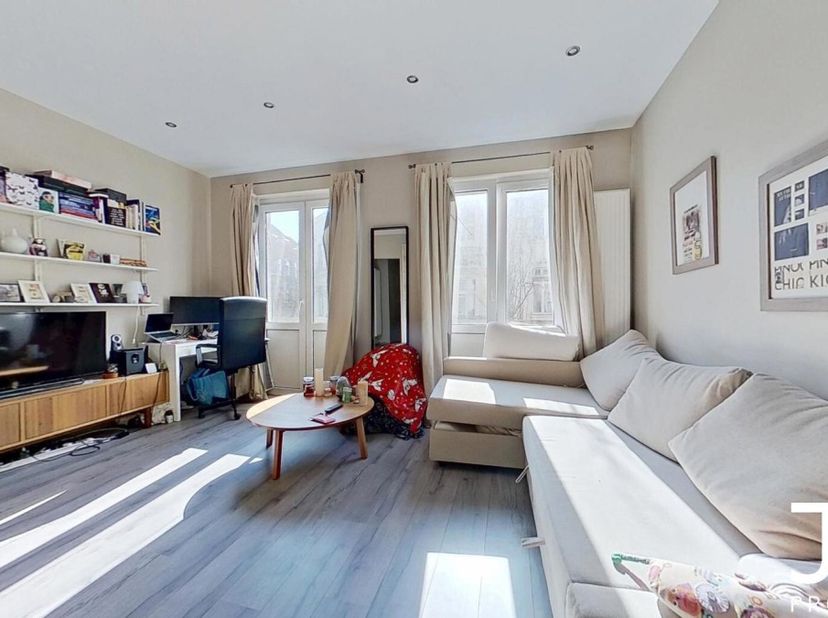 Ideaal gelegen in de wijk Jubelpark, biedt J&amp;J Properties u deze charmante, volledig gemeubileerde studio aan.&lt;br /&gt;
De woning bestaat uit: een goed u