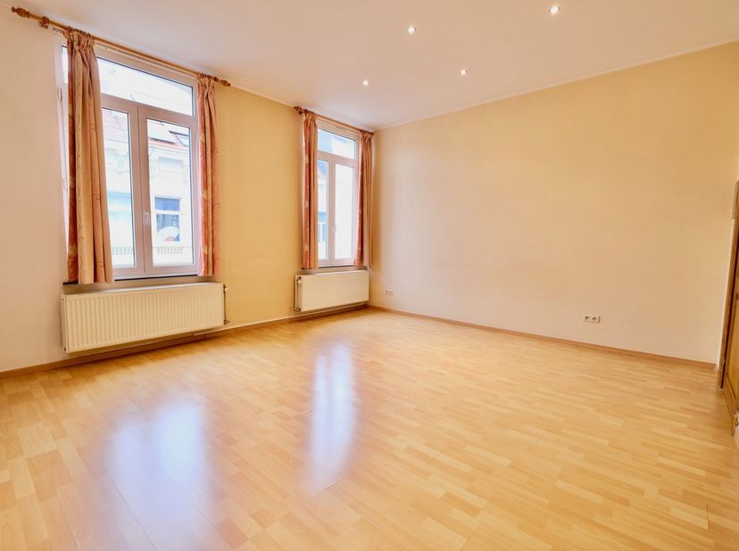 MOLENBEEK-SAINT-JEAN - REF : 6823909 - Dans un quartier résidentiel, proche de toutes les facilités (commerces, transports en commun, écoles, etc..) e