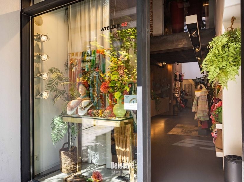 Bien professionnel à vendre
                    à 9300 Aalst