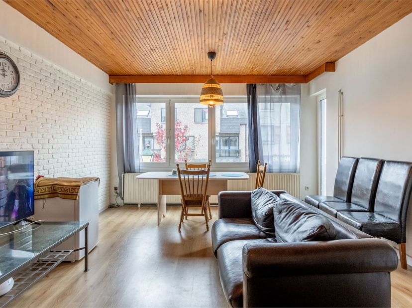 - IDEALIS VASTGOED - INVESTERINGSEIGENDOM BESTAANDE UIT 2 APPARTEMENTEN MET 2 SLAAPKAMERS GELEGEN IN EEN APPARTEMENTSGEBOUW VAN 6 APPARTEMENTEN IN HET