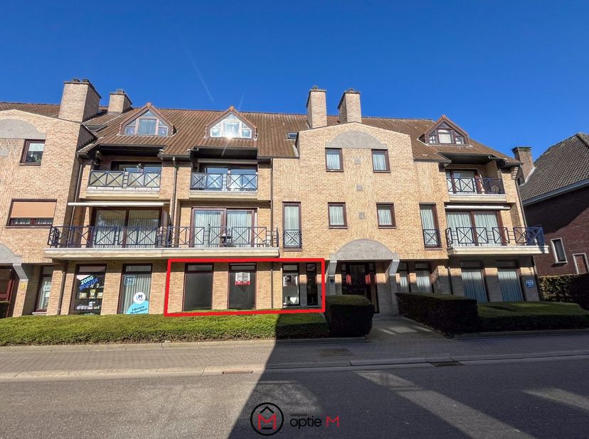 Bien professionnel à vendre
                    à 3740 Bilzen