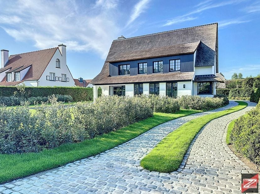 Prachtig gerenoveerde villa met zwembad aan de rand van het Zoute.