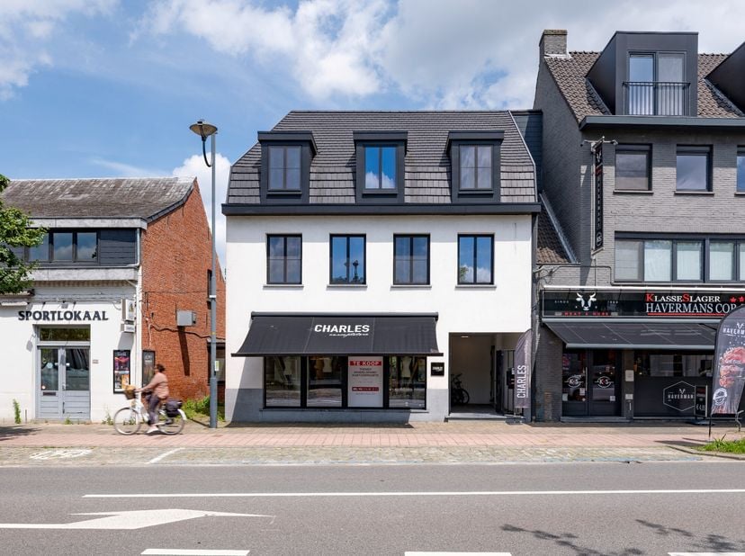 Bien professionnel à vendre
                    à 2360 Oud-Turnhout