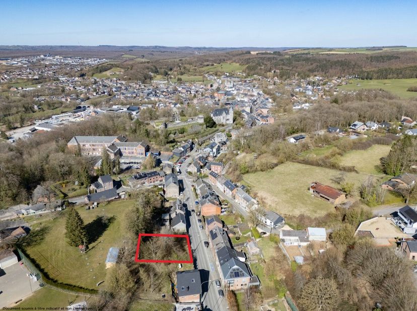 Lagence ERA B-LUX a le plaisir de vous présenter ce terrain à bâtir situé à Rochefort au prix de 75.000euro. Idéal pour projet dimmeuble à appartement