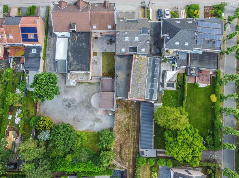 *Exclusieve handelsopportuniteit*&lt;br /&gt;
Op de Tiensesteenweg te Leuven richting Korbeek-lo kan je dit uitzonderlijk handelsgelijkvloers vinden. Deze s