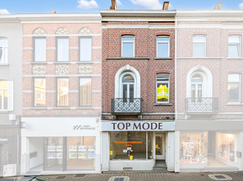 Unieke kans in het hart van Geraardsbergen: Handelspand met woonst!&lt;br /&gt;
Dit handelspand met woongelegenheid bevindt zich op een toplocatie in het ce