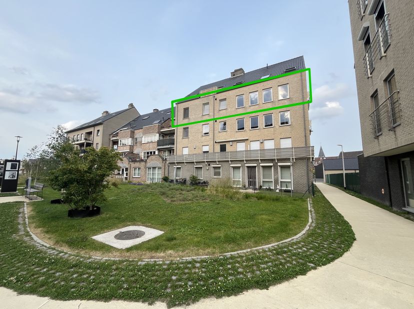 Instapklaar en lichtrijk appartement te koop in hartje (Over)Pelt&lt;br /&gt;
&lt;br /&gt;
Ben je op zoek naar een ruim en instapklaar appartement op een toplocat