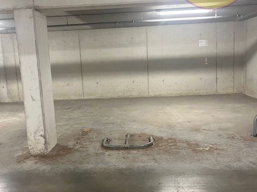 Garage à louer
                    à 2400 Mol