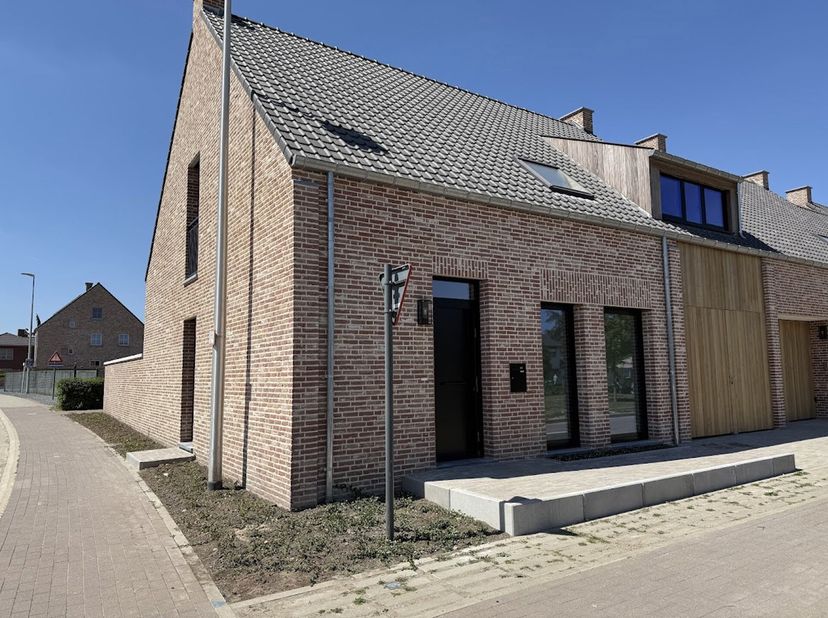 Maison à louer
                    à 3990 Peer