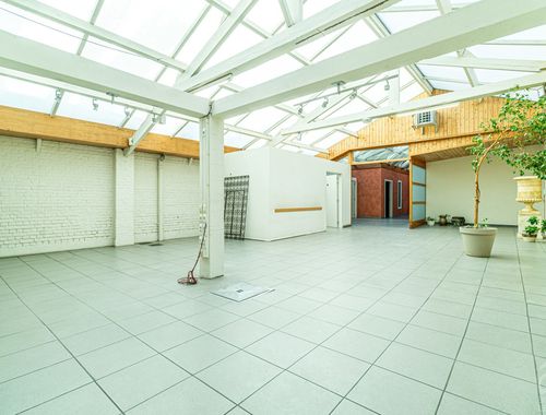                                         Commerce à louer à Tournai, € 1.500
