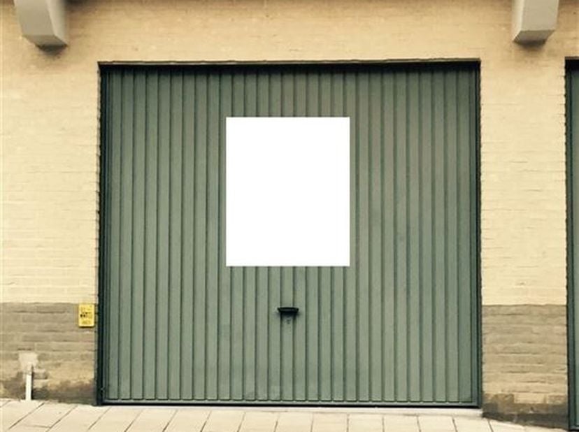 Garage situé à l&#039;angle de la rue de la Passerelle et l&#039;Avenue du Chateau, &lt;br /&gt;
libre pour le 01/06/2025